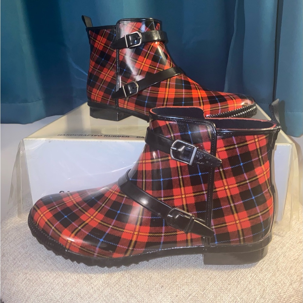 Cougar Rain booties